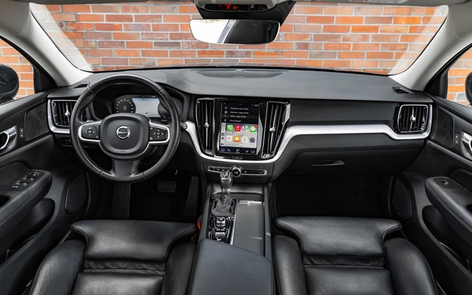 Volvo V60 cena 106900 przebieg: 143170, rok produkcji 2020 z Płońsk małe 781